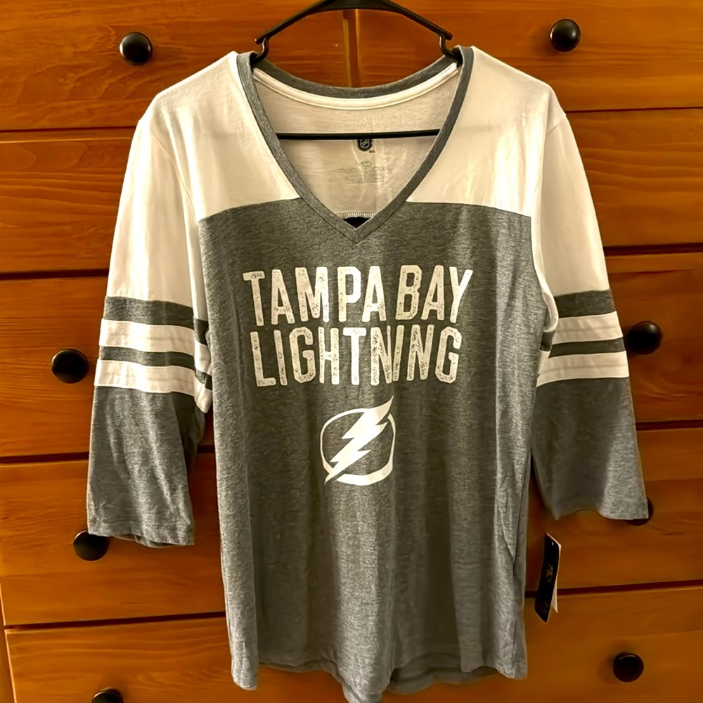 NHL BRAND Tampa Bay Lightning Hockey T-Shirt! New with tags!